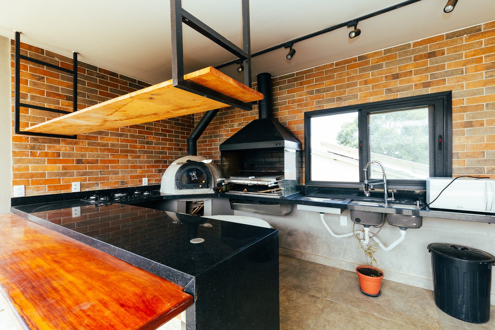 Casa térrea a venda  em Itupeva-SP. 4 quartos, Colinas de Inhandjara- R$ 1.800.000,00