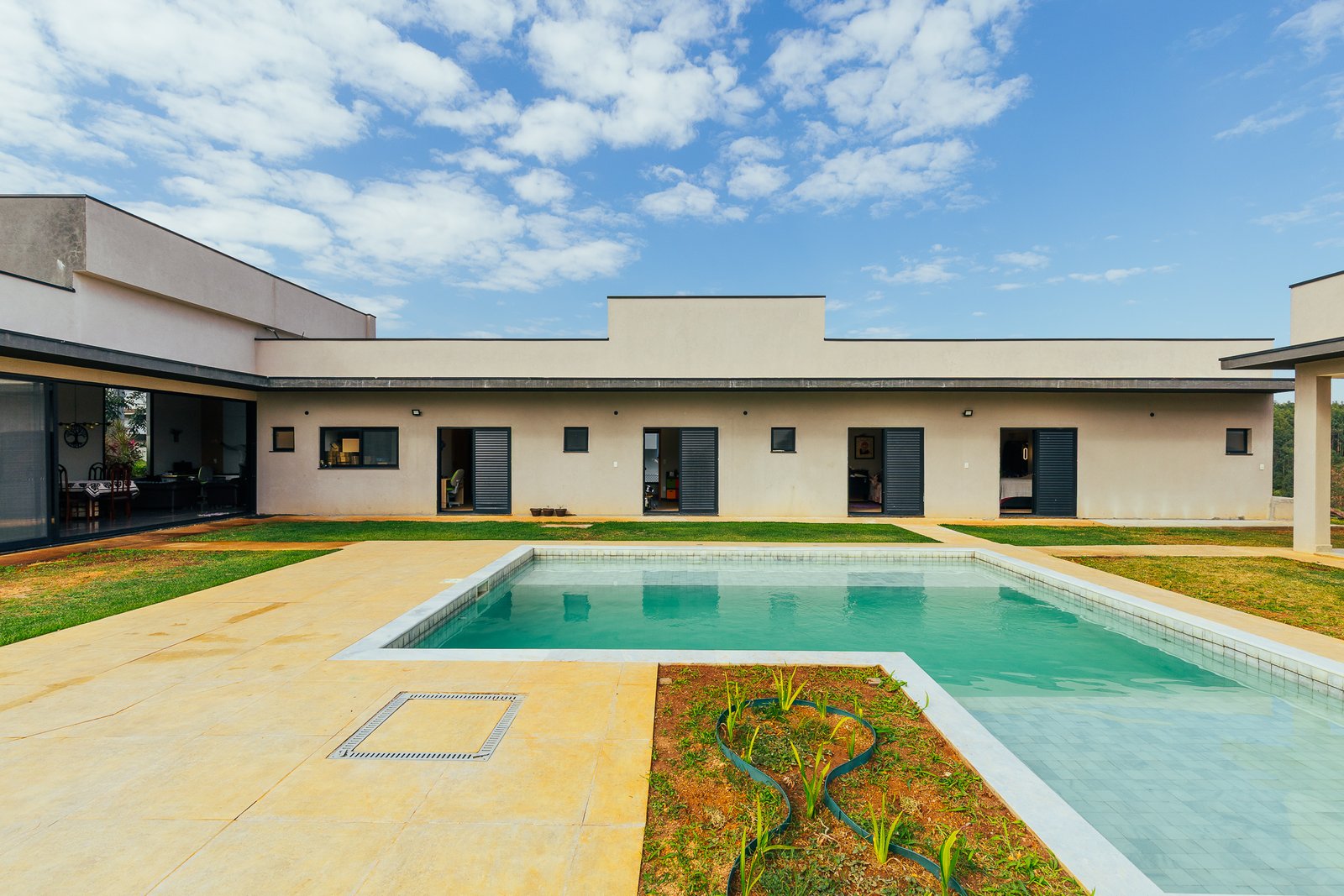 Casa térrea a venda  em Itupeva-SP. 4 quartos, Colinas de Inhandjara- R$ 1.800.000,00