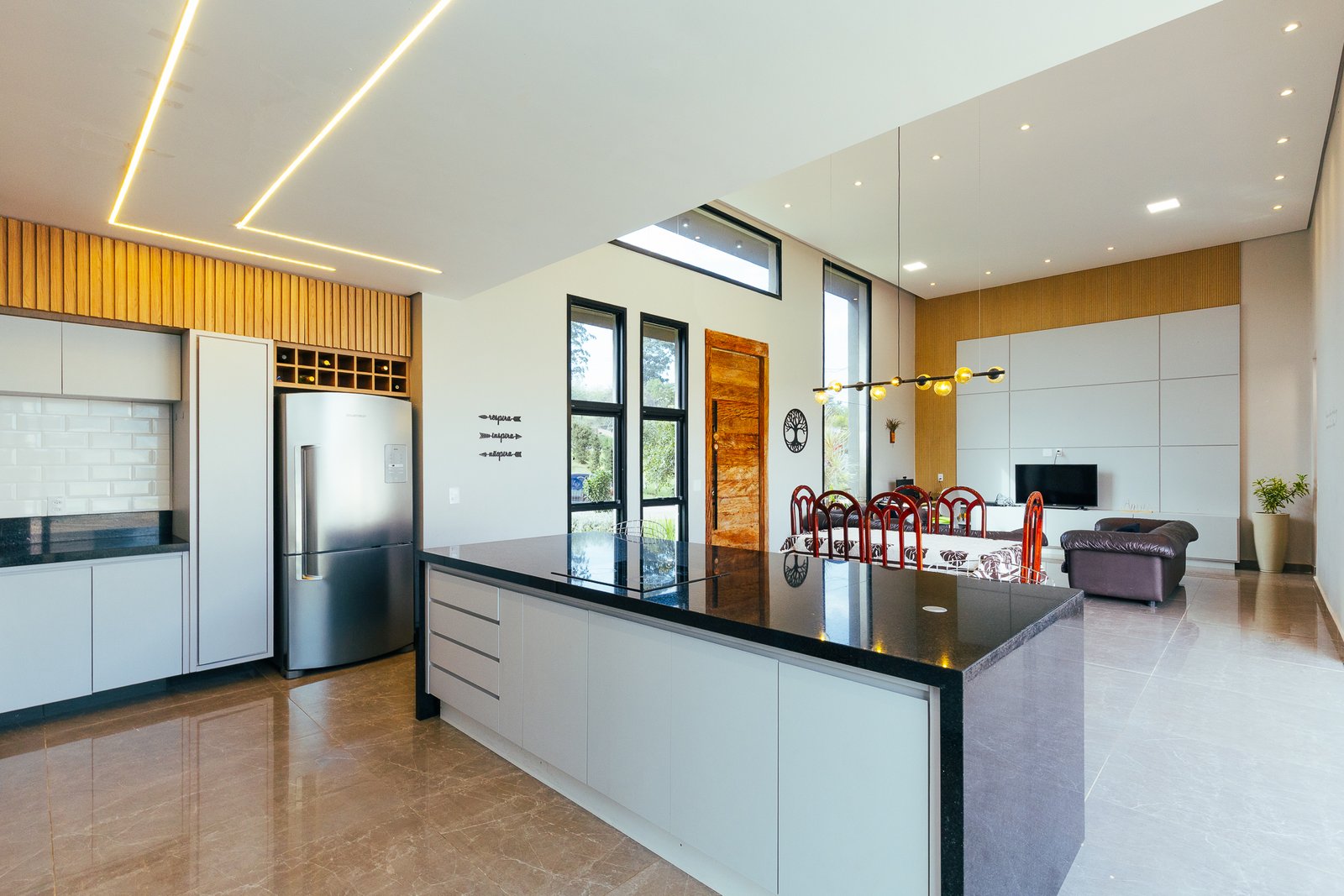 Casa térrea a venda  em Itupeva-SP. 4 quartos, Colinas de Inhandjara- R$ 1.800.000,00