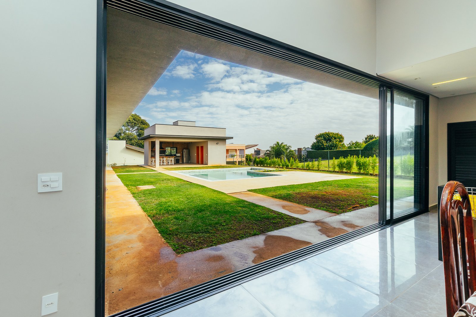 Casa térrea a venda  em Itupeva-SP. 4 quartos, Colinas de Inhandjara- R$ 1.800.000,00