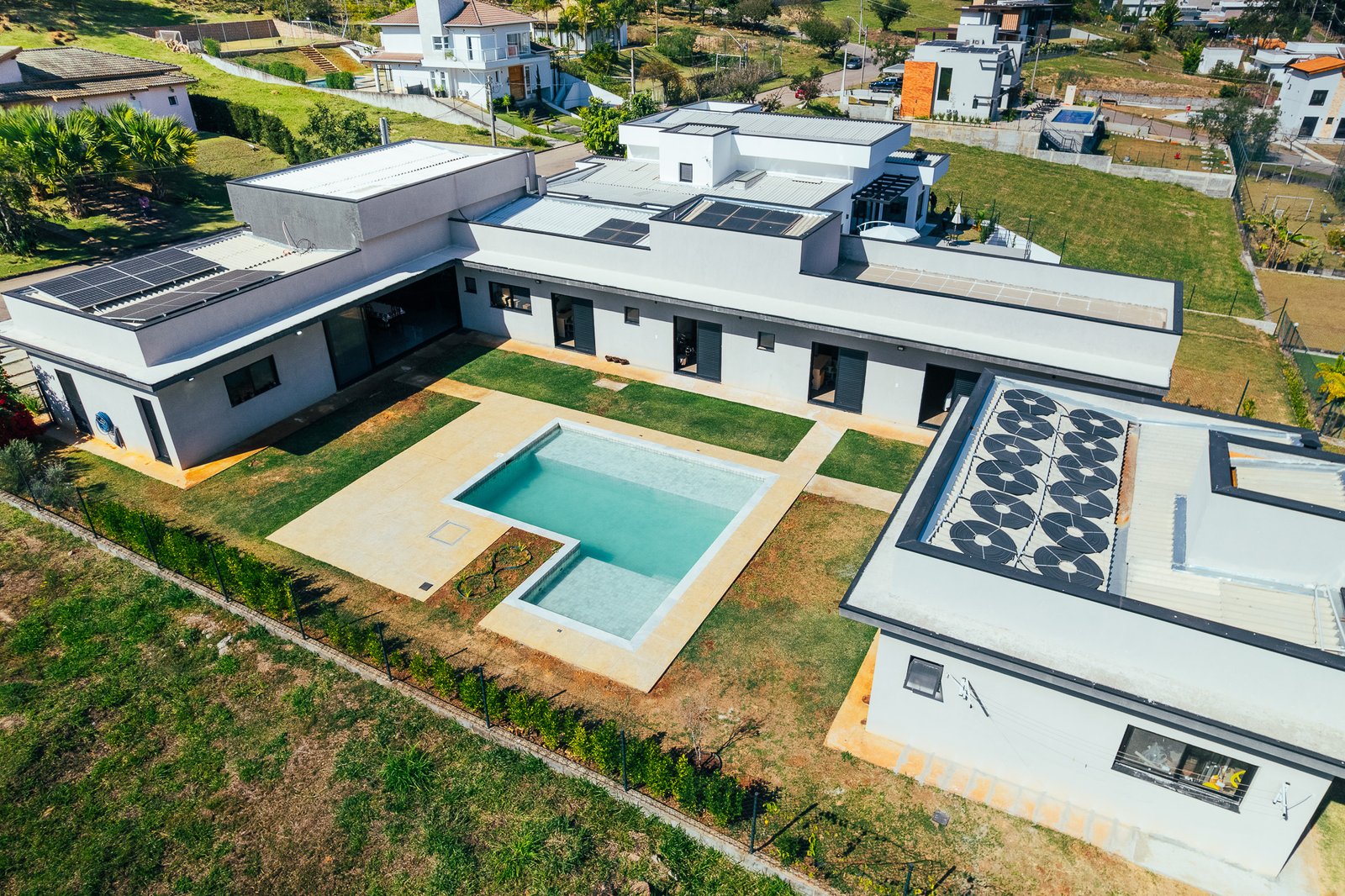 Casa térrea a venda  em Itupeva-SP. 4 quartos, Colinas de Inhandjara- R$ 1.800.000,00