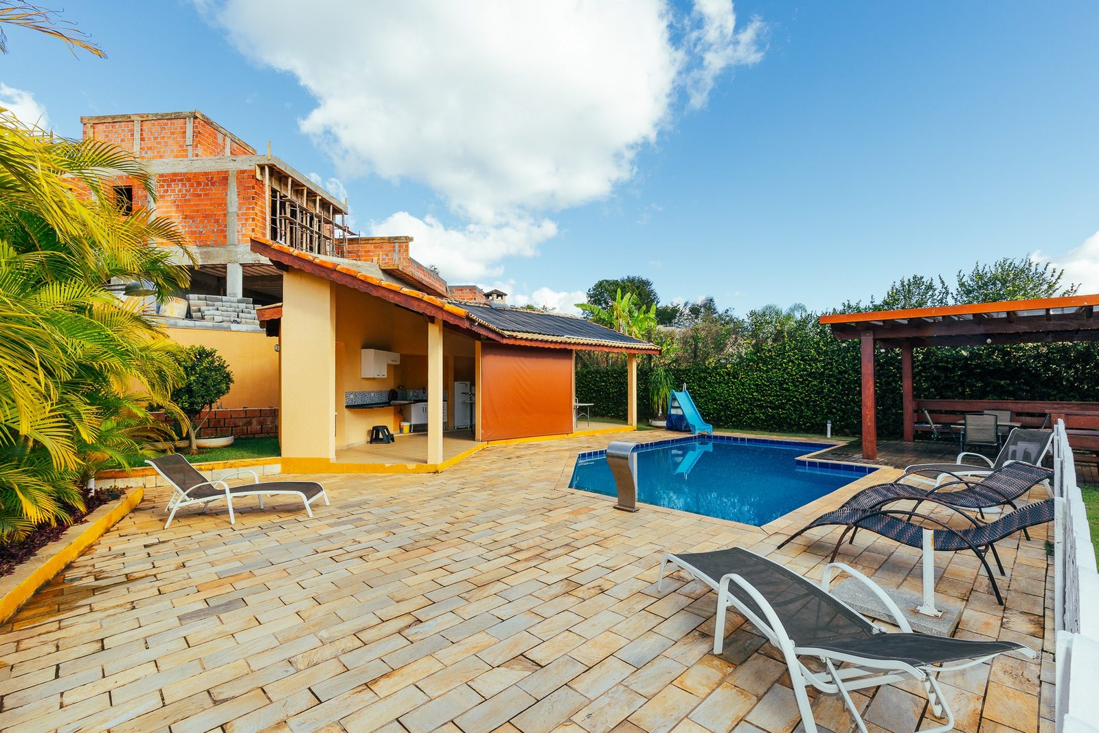 Casa a venda em Itupeva-SP. Com 6 quartos, 440,56m², Condomínio Village Morro Alto/ R$ 2.100.000,00